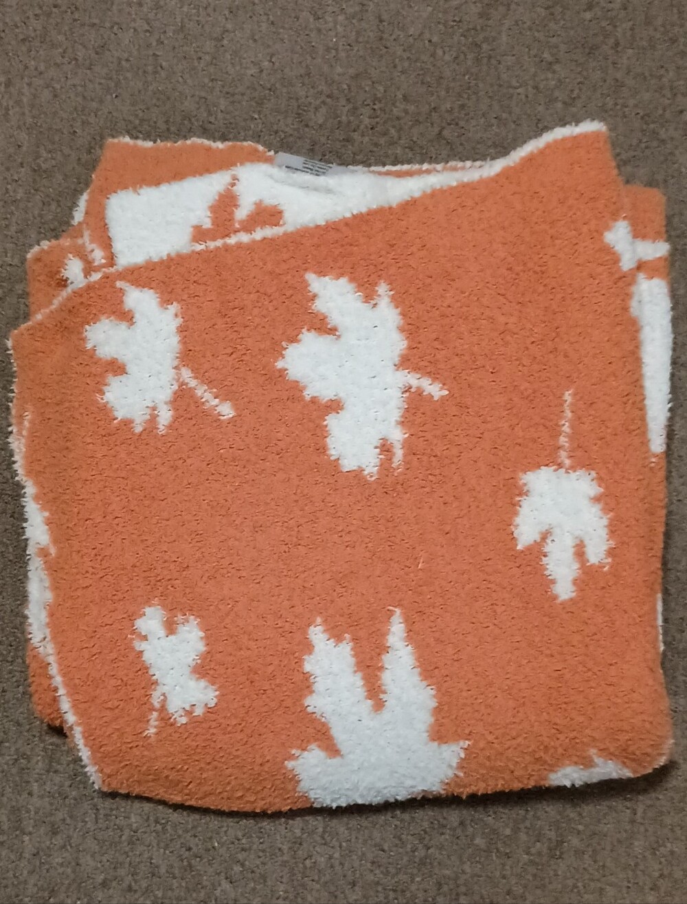 Fall Leaf Fuzzy Knit Blanket
